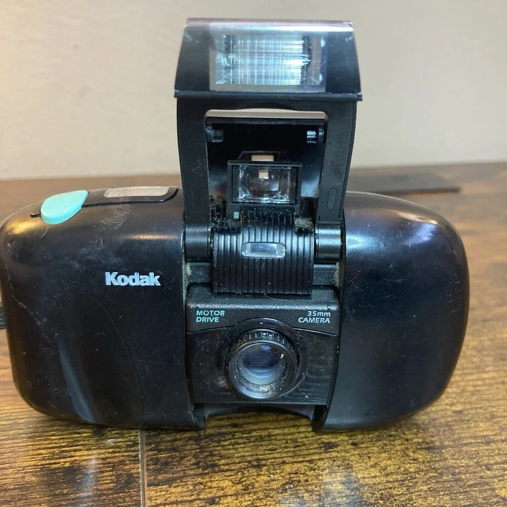 Kodak Cameo Motordrive 35mm Film‎ Camera Point And Shoot With Flash WORKING